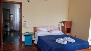 Apartment, Mehrere Betten, Nichtraucher | Schreibtisch, Babybetten, kostenloses WLAN