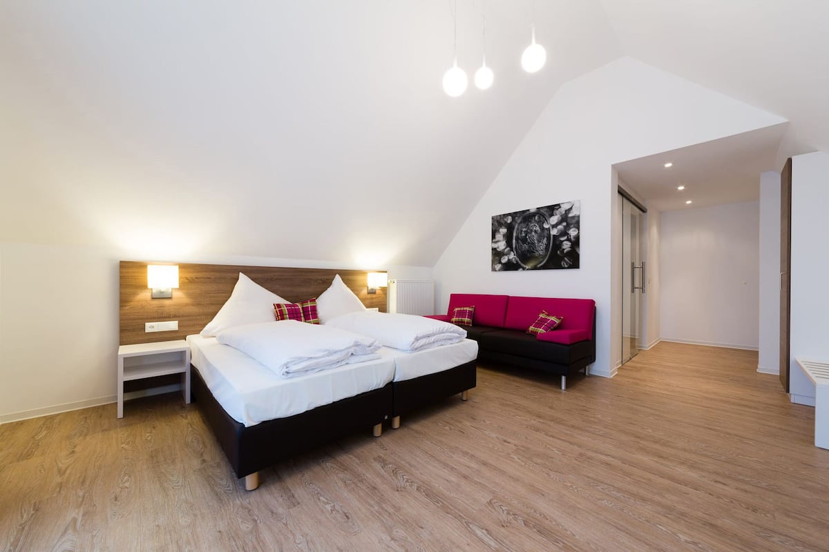 Comfort Double Room | In-room safe, desk, cots/infant beds, free WiFi