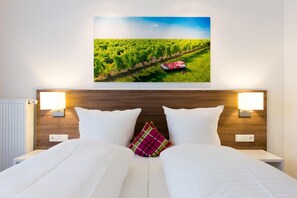 خزنة داخل الغرفة ومكتب وأسرّة أطفال/رضّع وواي فاي مجانًا