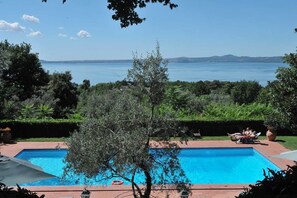 2 outdoor pools, pool umbrellas, sun loungers - Agriturismo La Riserva Di Montebello (Bolsena)