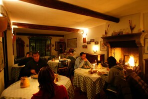 Breakfast, lunch, dinner served; local cuisine  - Agriturismo La Riserva Di Montebello (Bolsena)