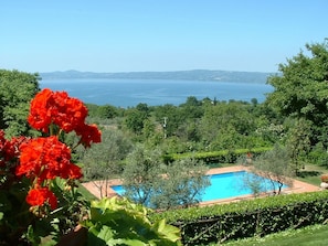 2 piscinas externas, guarda-sóis, espreguiçadeiras