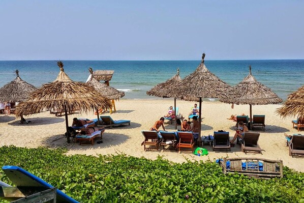 Beach nearby - An Bang Scent Beach Homestay (Da Nang)