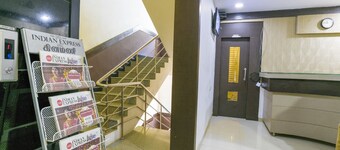 Crescent Inn Navallur