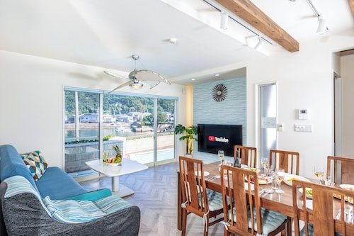 客室内のダイニングエリア