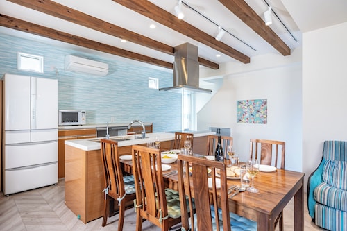 客室内のダイニングエリア