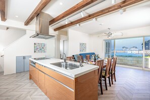 Private kitchen - DAIKYO ENGETSUTO VILLA　 (Shirahama)