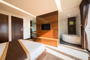 Room service - dining - Night Hotel (Hanoi)