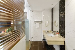 Bathroom - Night Hotel (Hanoi)