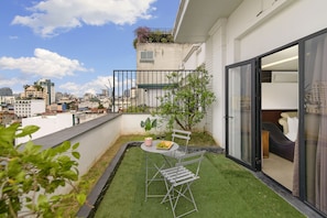 Luxury-Zimmer, Balkon | Terrasse/Patio