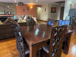 Repas dans la chambre