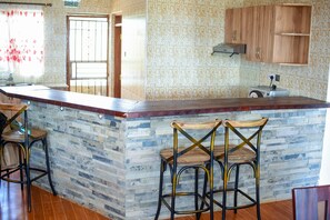 Panoramic-Ferienhaus, 4Â Schlafzimmer, Balkon | Eigene KĂŒche | KĂŒhlschrank, Mikrowelle, Ofen, Kochgeschirr/Geschirr/Besteck
