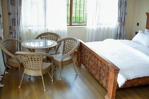 Chaumière panoramique, 4 chambres, balcon | 4 chambres, fer et planche à repasser, lit de bébé portatif