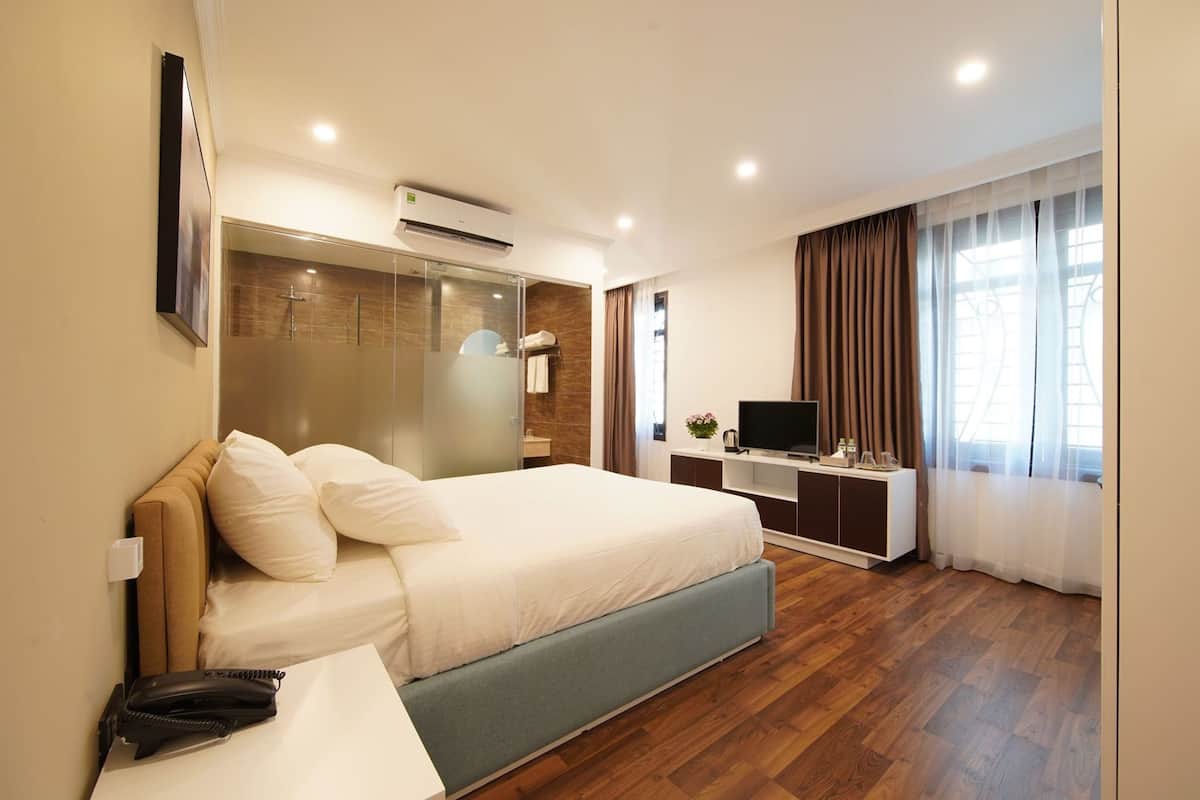 1 bedroom, minibar, desk, blackout curtains