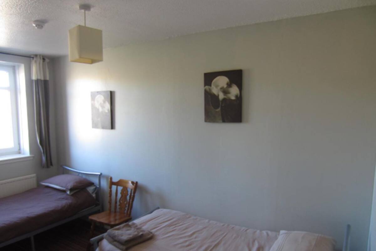 Habitación con 2 camas individuales, 2 camas individuales, no fumadores | Wifi gratis