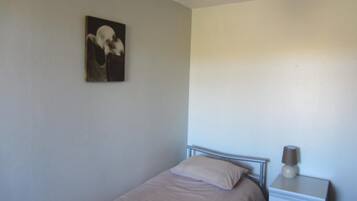 Twin Room, 2 Twin Beds, Non Smoking | Free WiFi