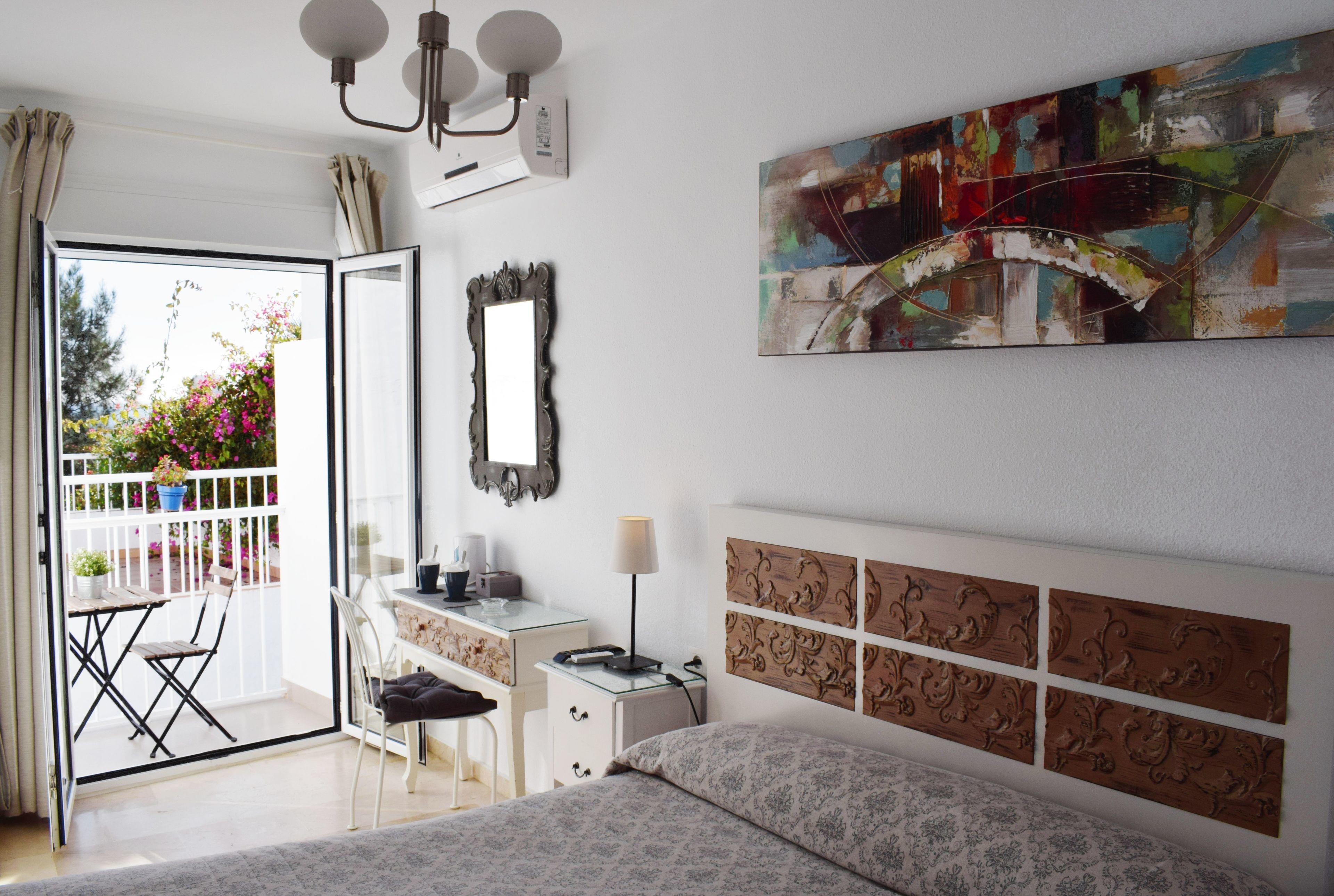 ダブルルーム シービュー | デスク、アイロン / アイロン台、ベビーベッド (無料)、WiFi (無料)