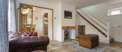 Cottage | Living room | DVD player