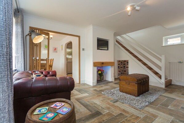 Cottage | Living room | DVD player - Braunton Hazel House 4 Bedrooms (Braunton)