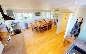 Fridge, microwave, oven, stovetop - Croyde Meadowbank 4 Bedrooms (Braunton)