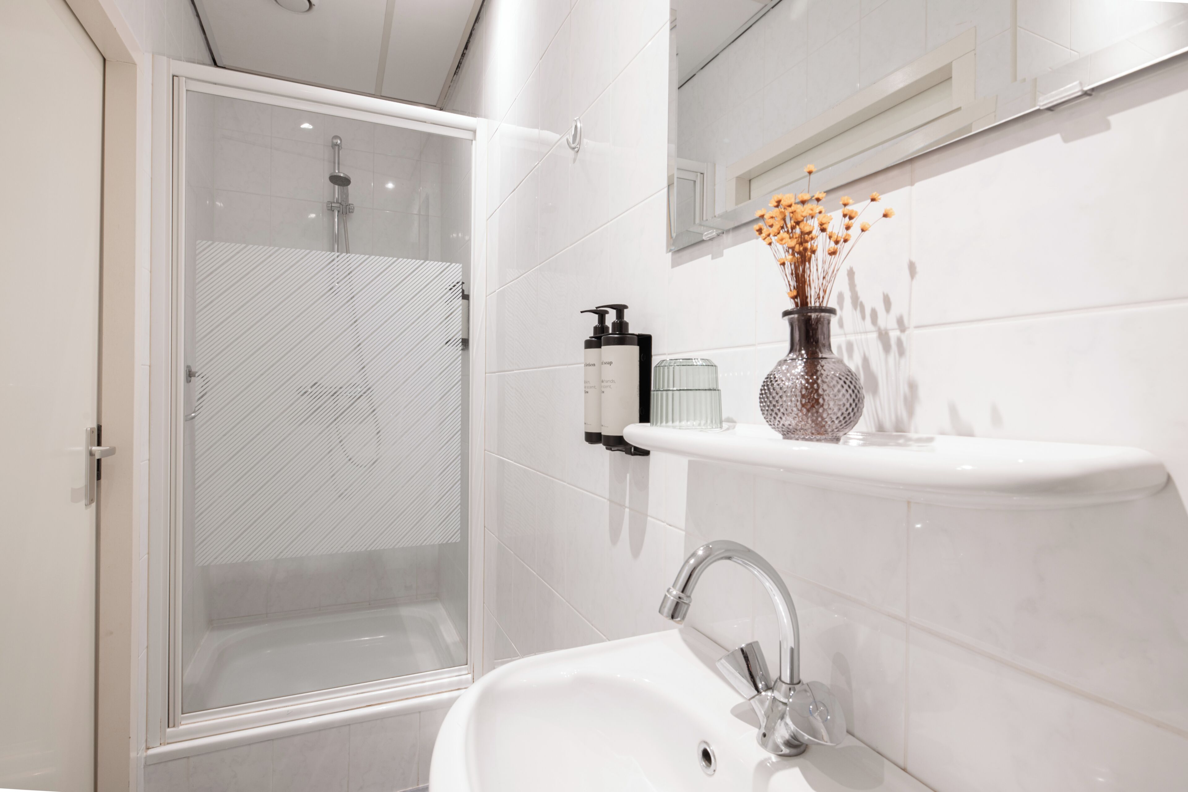 Single Room, 1 Single Bed | Bathroom | Eco-friendly toiletries, hair dryer, towels