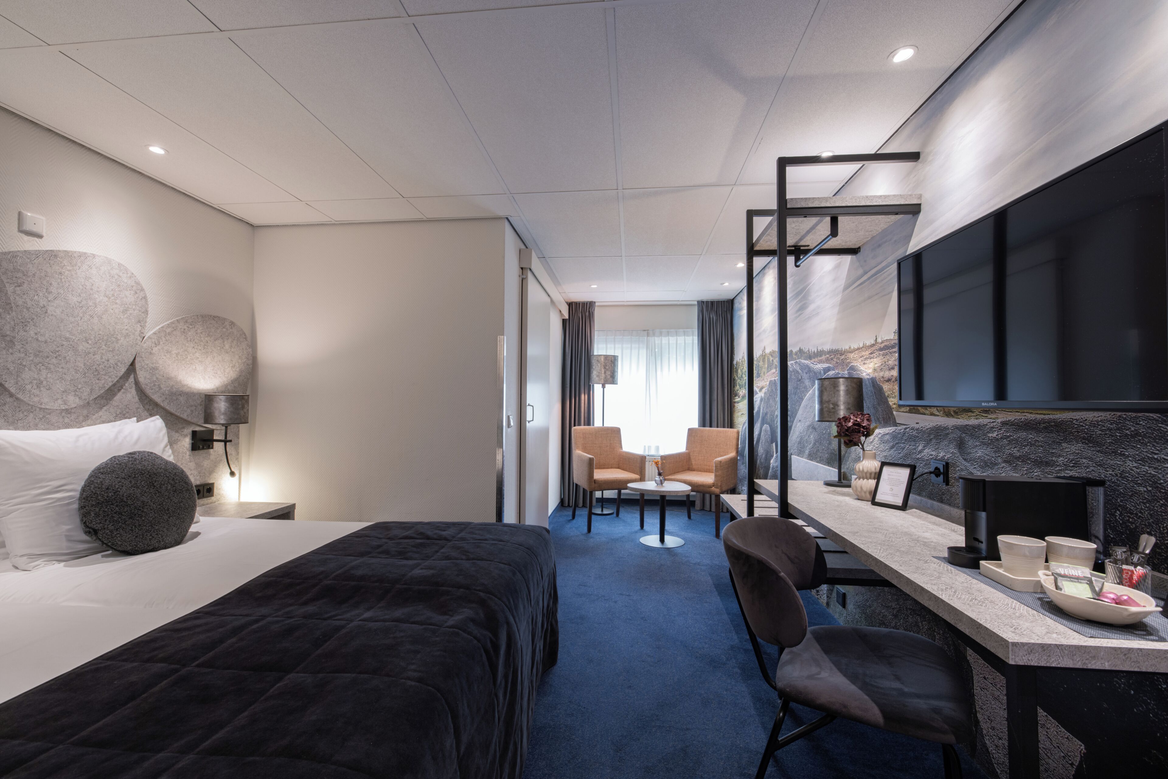 Habitación doble | Ropa de cama de alta calidad y caja de seguridad en la habitación 