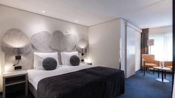 Tweepersoonskamer | Luxe beddengoed, een kluis op de kamer, een bureau