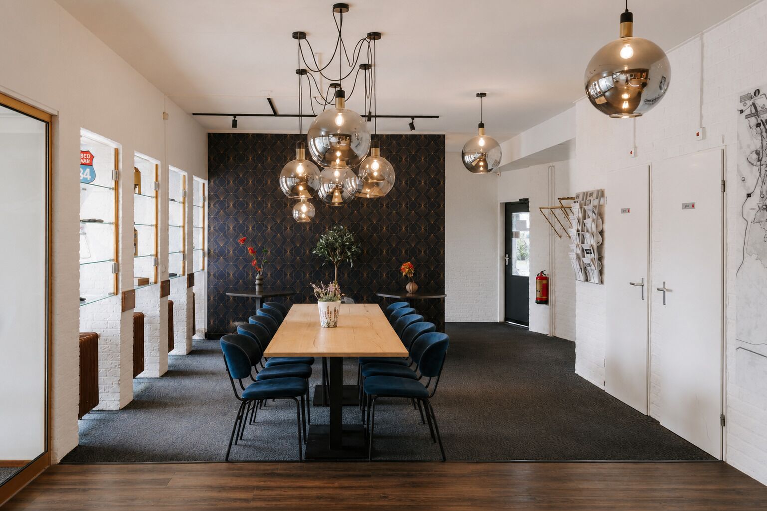 Lobby lounge