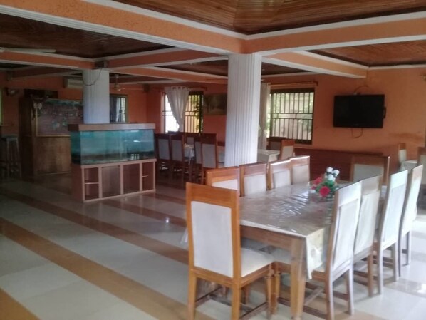 Inbegriffenes kontinentales Frühstück unter der Woche