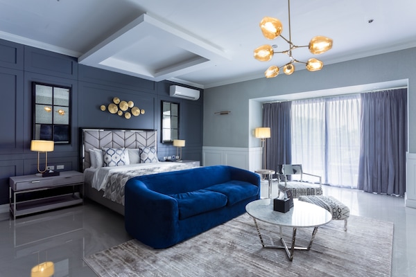 Junior Suite, Balcony, City View | Egyptian cotton sheets, premium bedding, down comforters