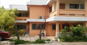 Front of property - New Mexico Hotel - Takoradi (Sekondi-Takoradi)