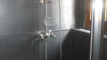 Basic Double Room | Bathroom shower