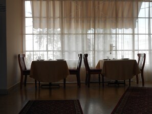 Dining - Halimeh Hotel (Aley)