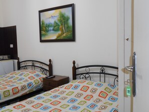 Basic Room, 2 Twin Beds, Non Smoking | Balcony - Halimeh Hotel (Aley)