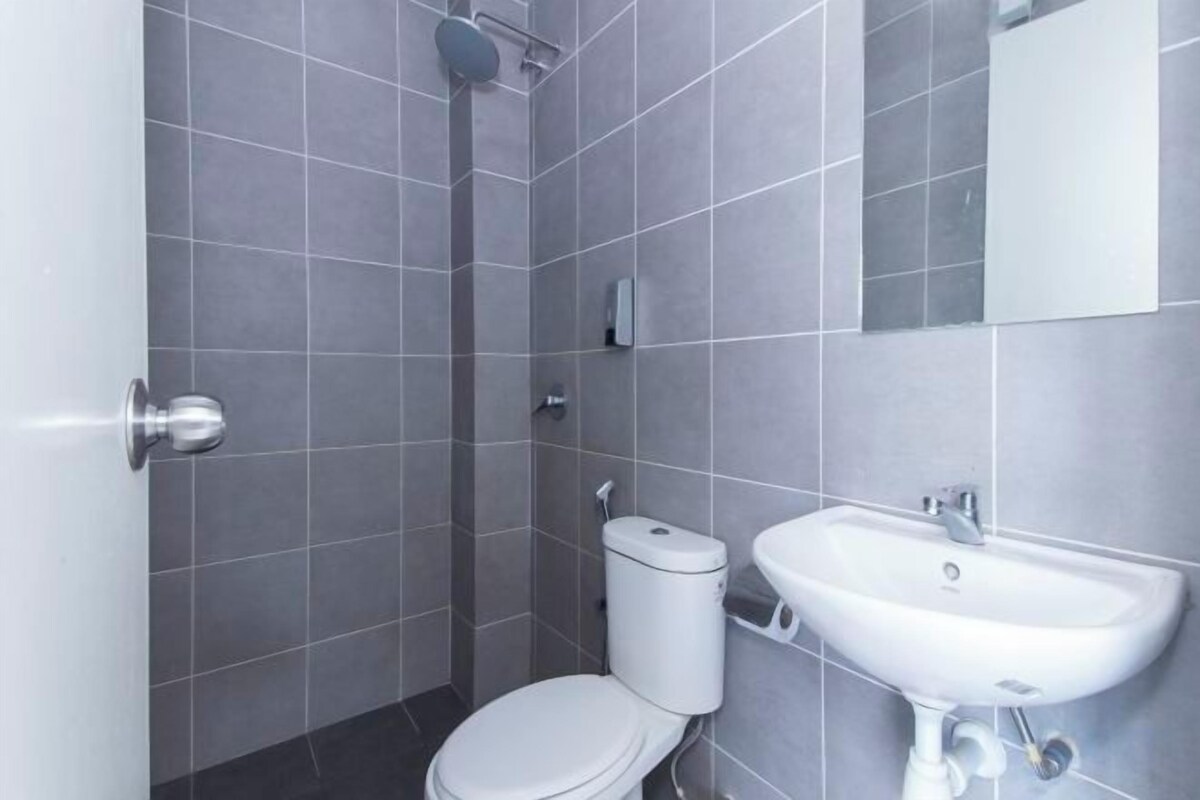Bathroom | Shower, towels