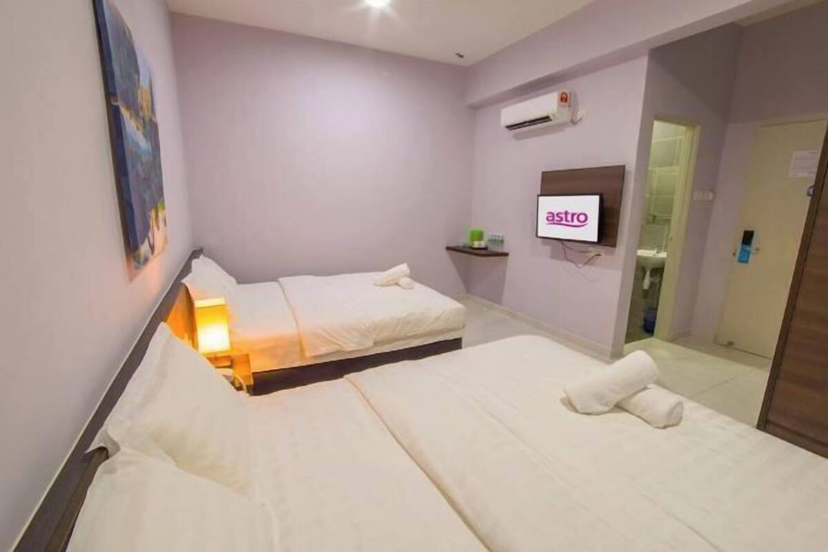 WiFi (free), bed sheets