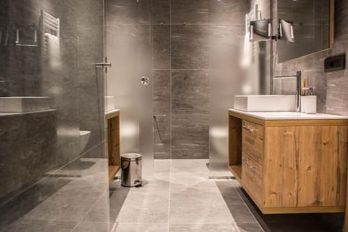 Free toiletries, hair dryer, slippers, bidet