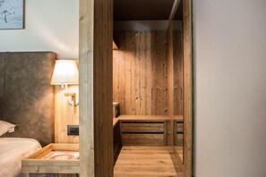 Minibar, in-room safe, blackout curtains, soundproofing - Hotel La Vetta (Varzo)