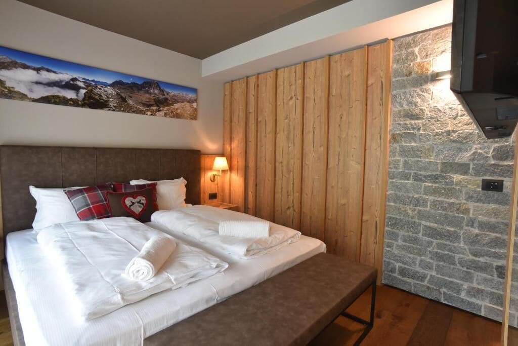 Dobbeltrom – junior | Minibar, safe på rommet, blendingsgardiner og lydisolert