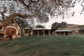 Front of property - Dawsons Game and Trout Lodge (Barberton)