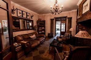 Library - Dawsons Game and Trout Lodge (Barberton)