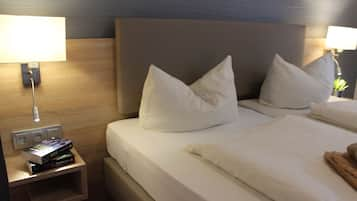 Comfort Double Room, 1 King Bed, Non Smoking | In-room safe, desk, laptop workspace, free WiFi