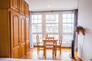 Studio, 3 Twin Beds | In-room safe, individually decorated, individually furnished, desk