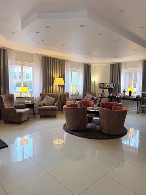 Zona de estar del vestíbulo