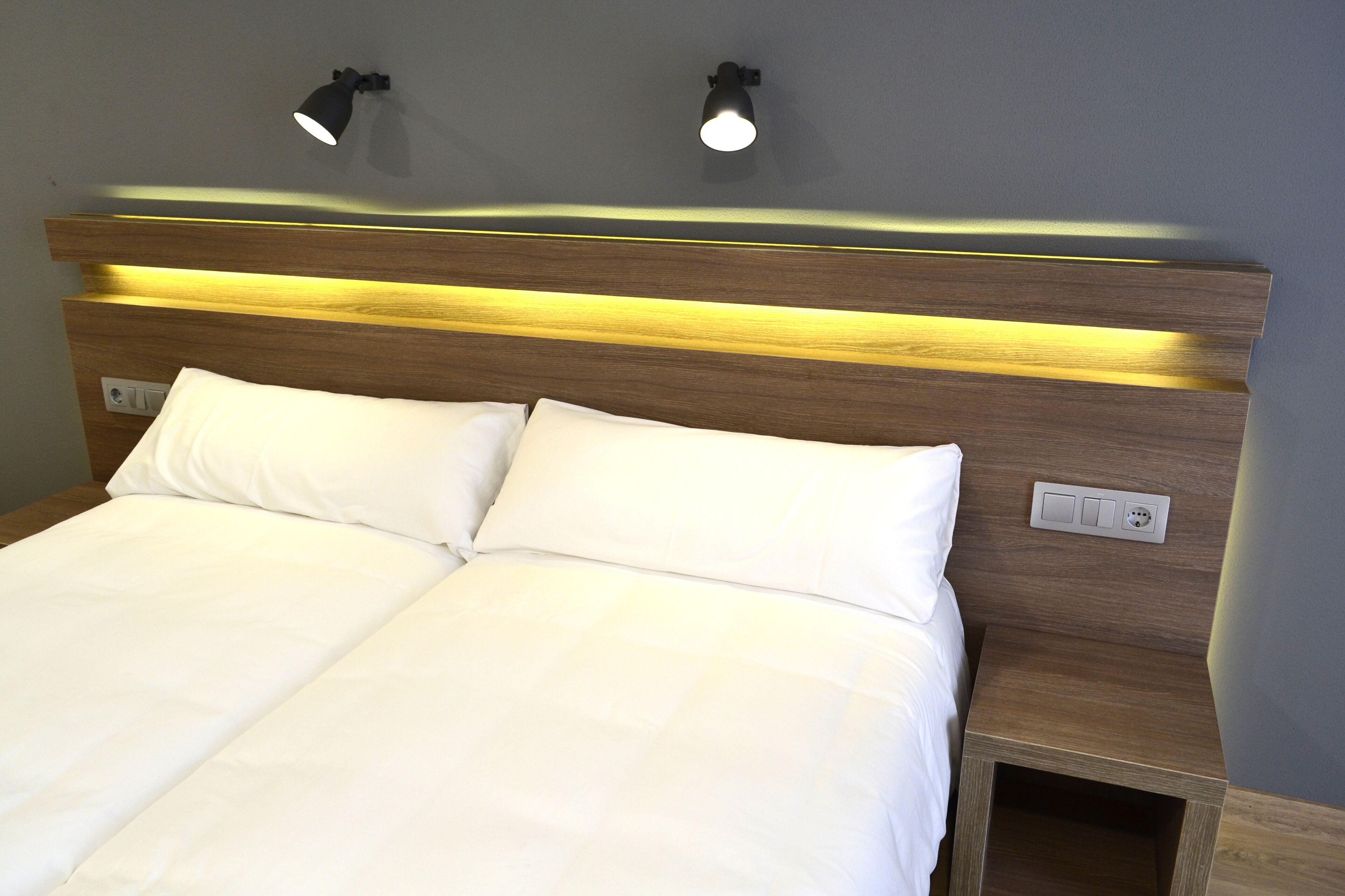 standard double room, terrace | desk, free wifi, bed sheets