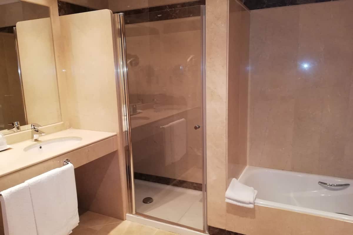 double or twin room | bathroom | free toiletries, hair dryer, towels