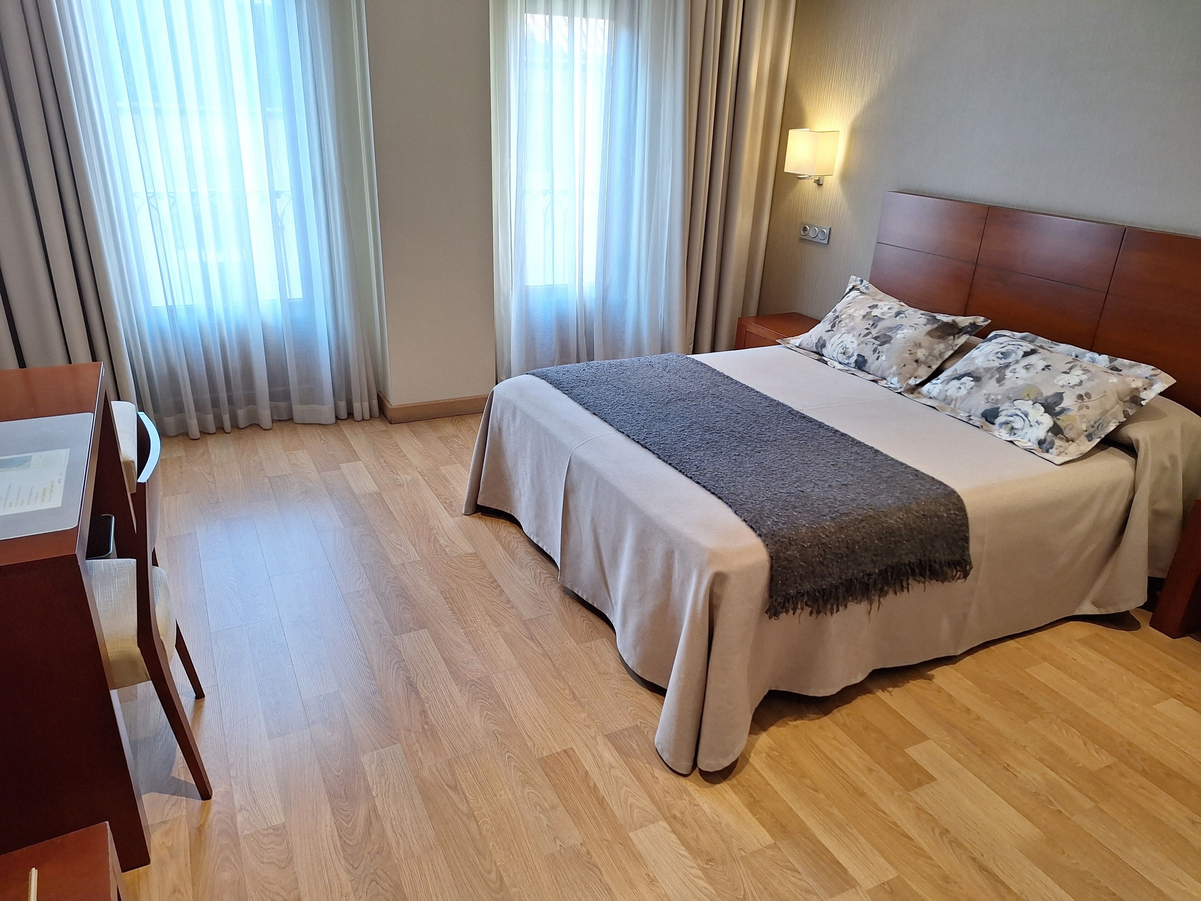 double or twin room | 1 bedroom, desk, laptop workspace, blackout curtains