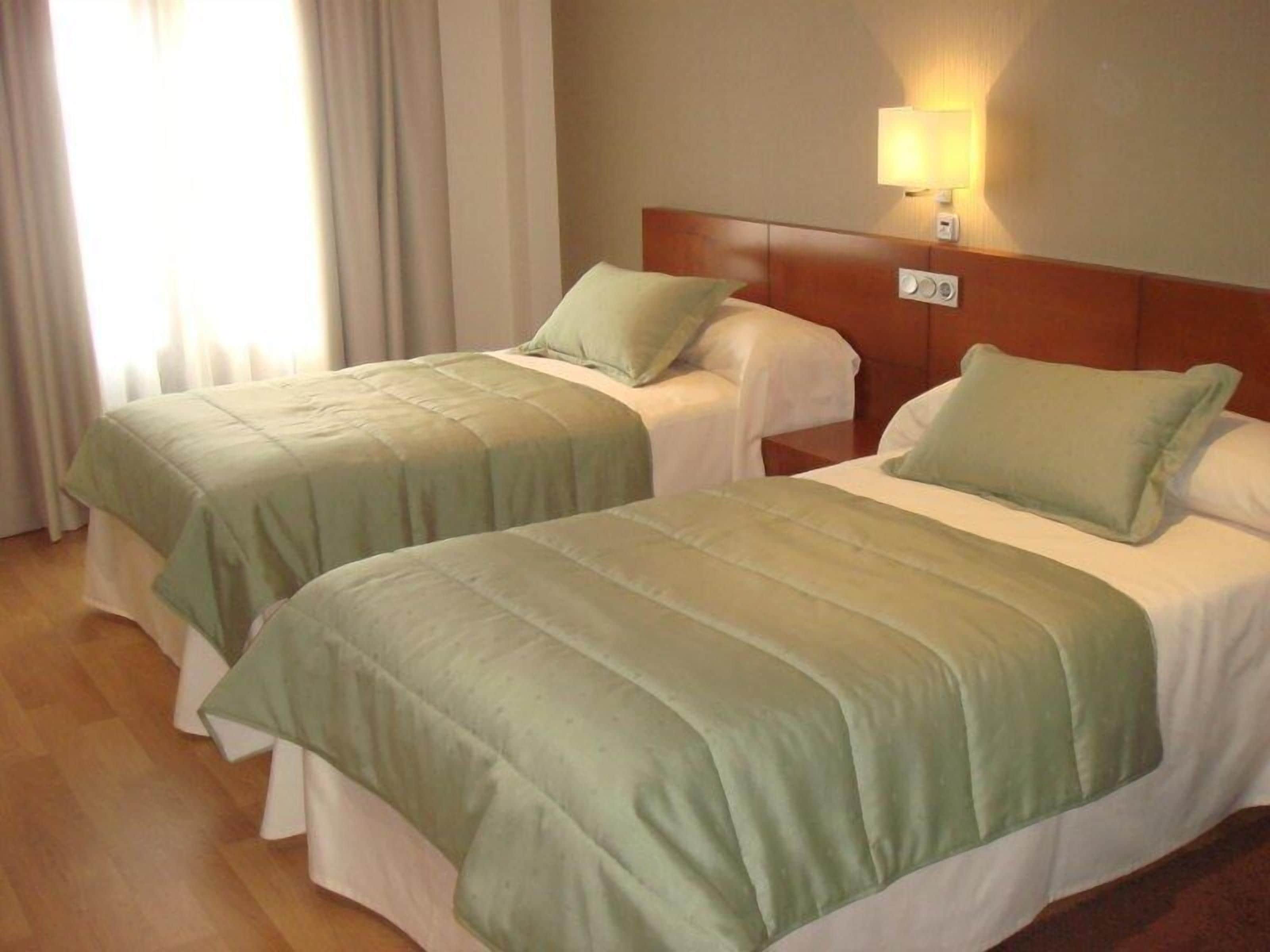 double or twin room | 1 bedroom, desk, laptop workspace, blackout curtains