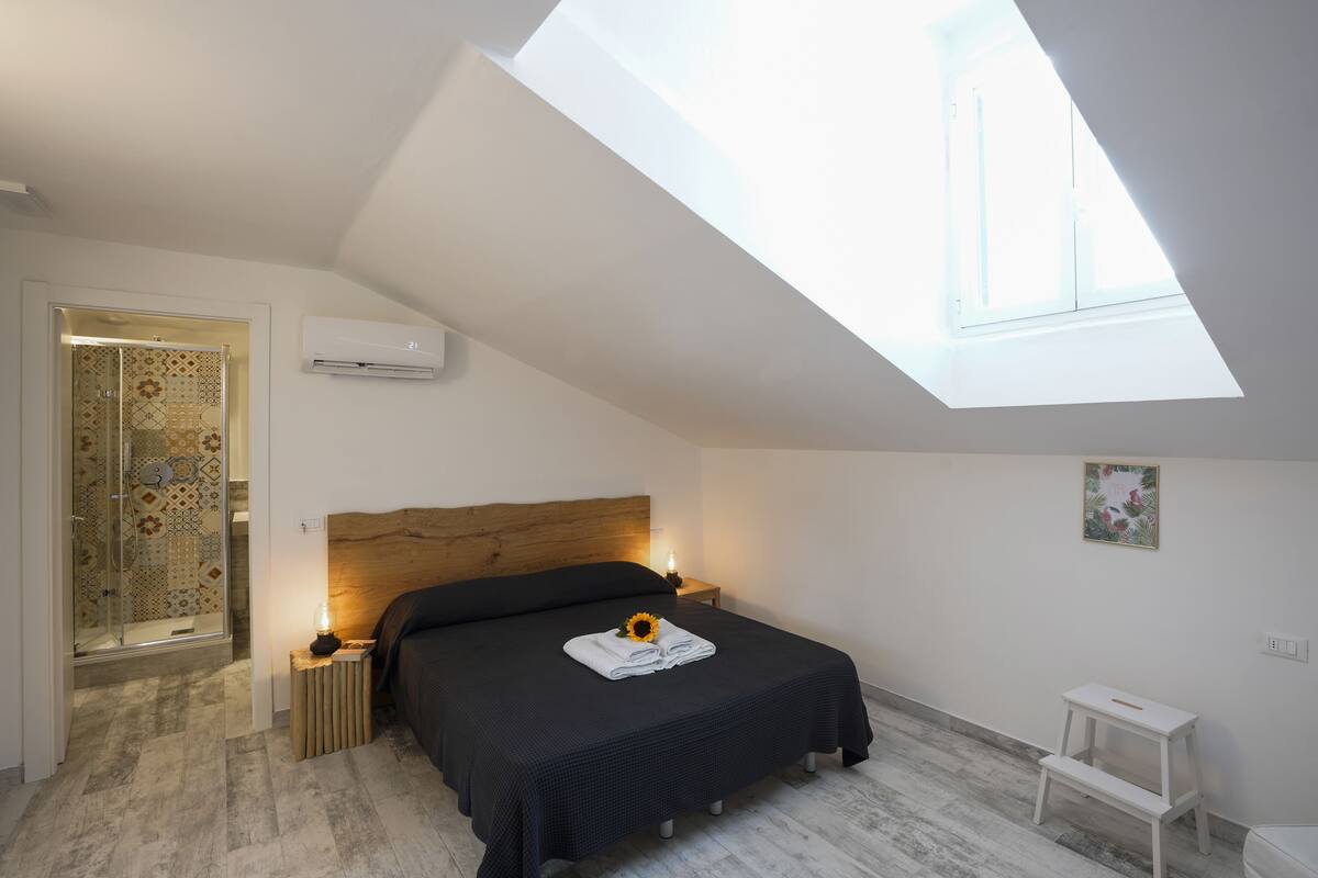 Classic Double Room | Minibar, desk, cribs (free), WiFi (free)