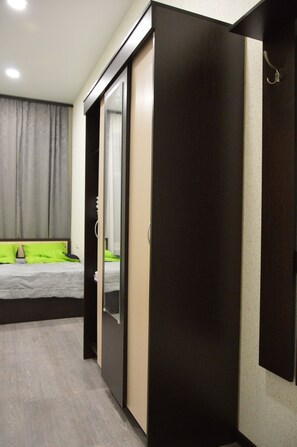 Economy Triple Room, Shared Bathroom - Calendar Guest House (St. Petersburg)